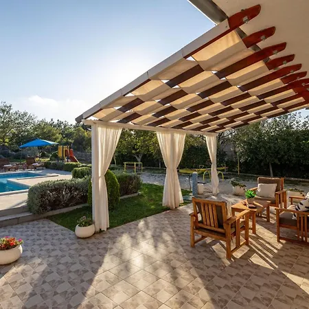 Mirkov San By Interhome بيت للعطل *