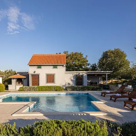 Mirkov San By Interhome * Pakovo Selo