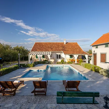 Mirkov San By Interhome بيت للعطل *