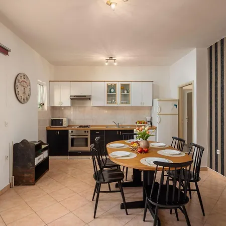 Mirkov San By Interhome بيت للعطل Pakovo Selo