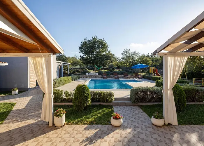 Mirkov San By Interhome Tatil Evi Pakovo Selo